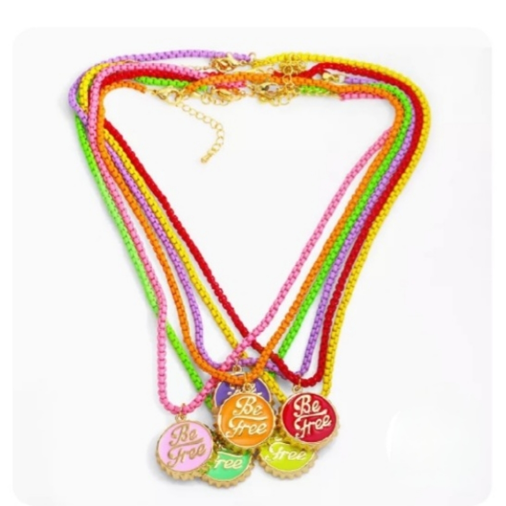 "Be Free" Box Chain Necklace